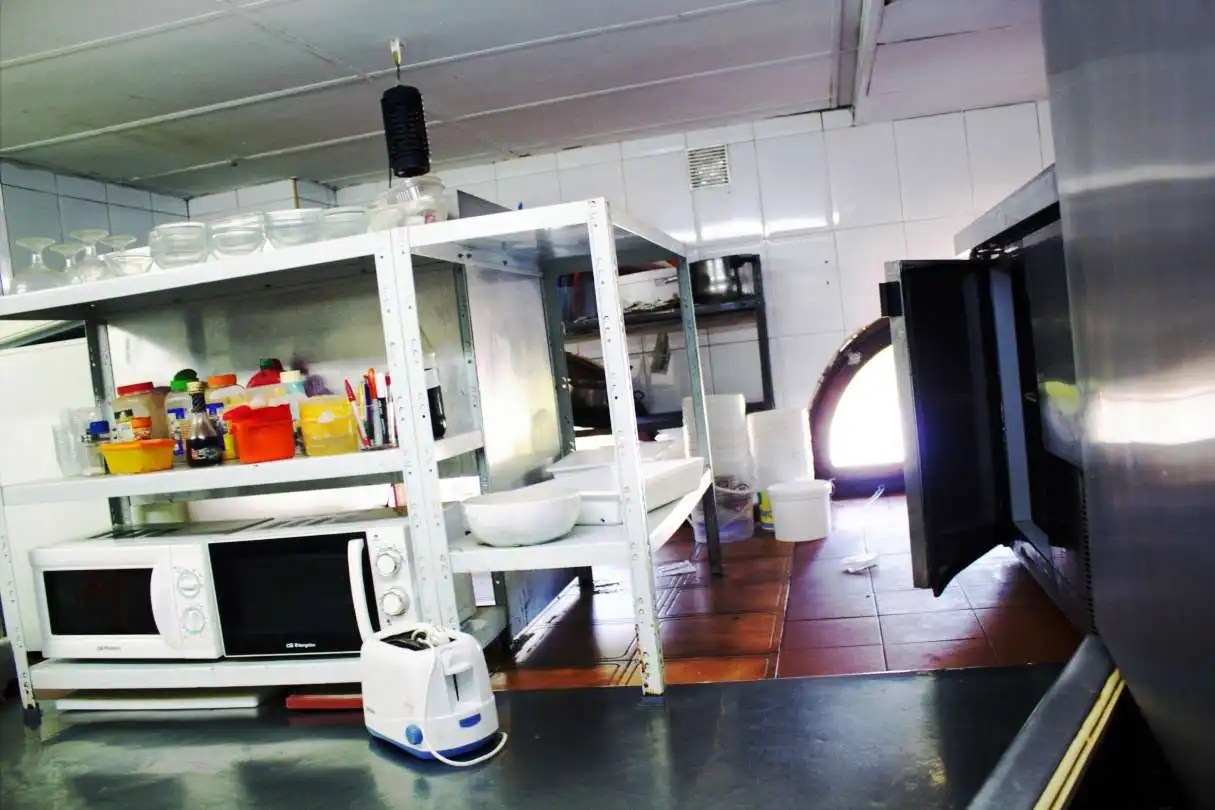Cuina de Local de lloguer en Oviedo 