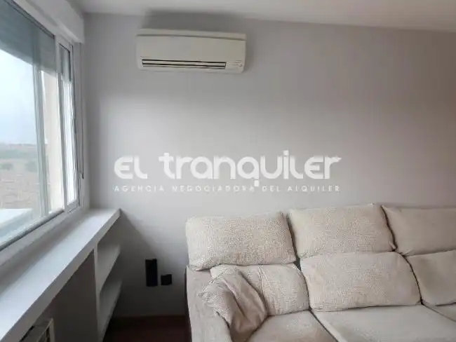 Sala d'estar de Pis en venda en Madrid amb Aire condicionat