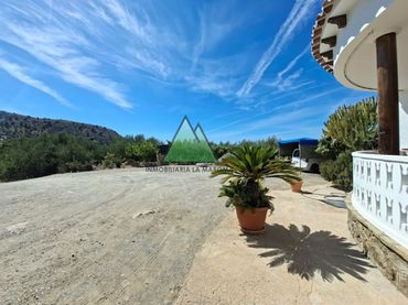 Casa rústica en venda a Alcaucín