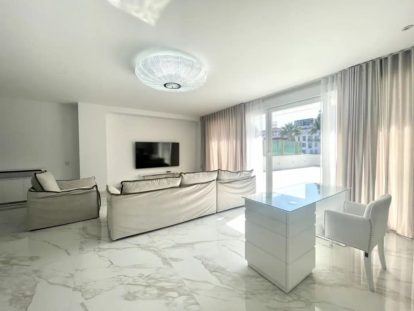 Apartament amb terrassa en venda a Conjunto Benabolá 7, imagen 4