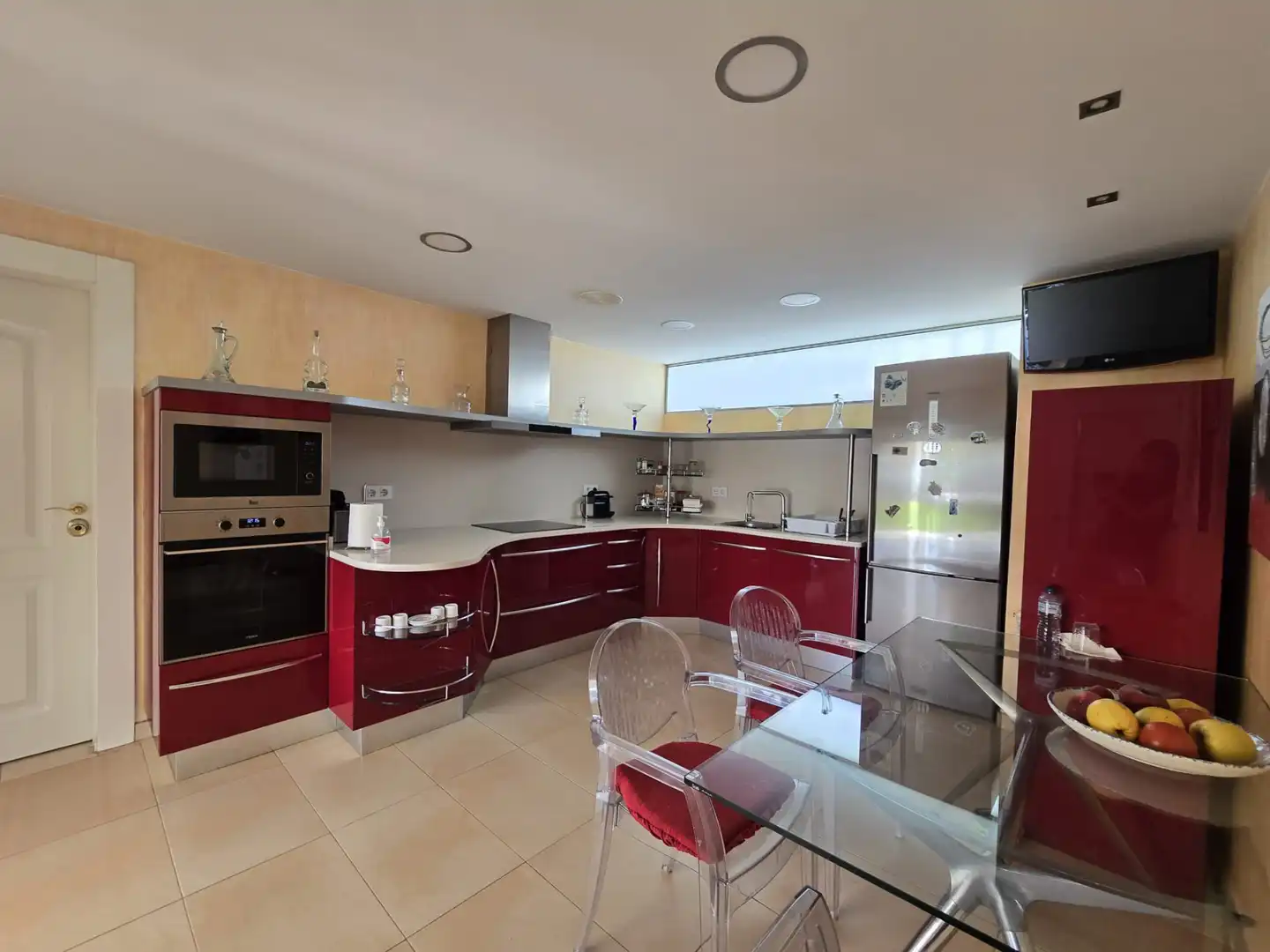 Cuina de Casa o xalet en venda en Castellón de la Plana / Castelló de la Plana amb Aire condicionat, Calefacció i Jardí privat