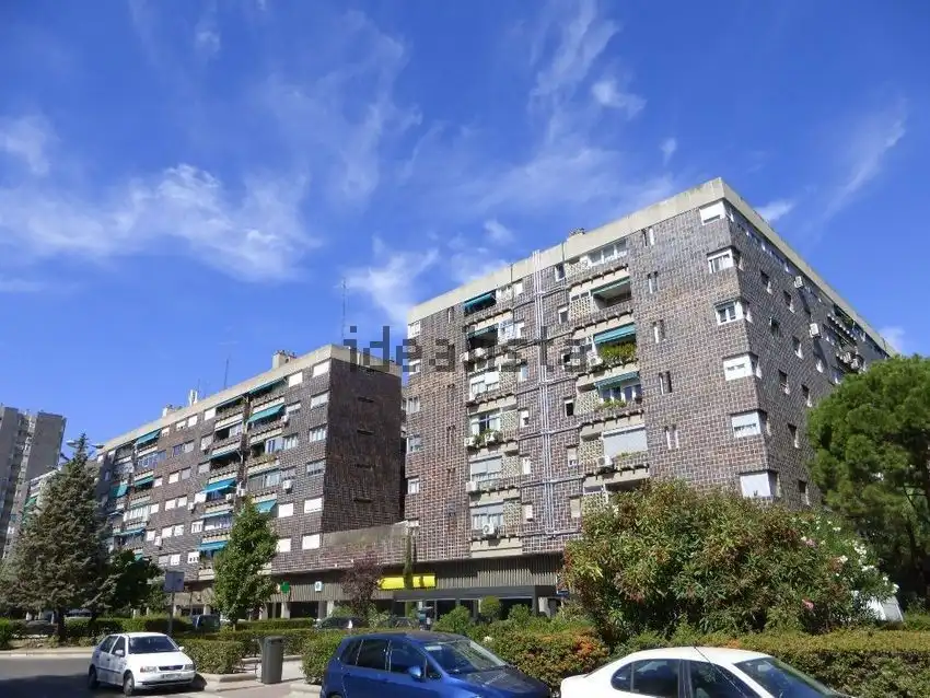 Vista exterior de Dúplex en venda en Madrid amb Aire condicionat i Calefacció