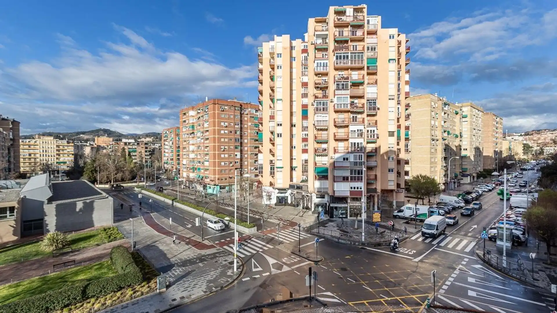Vista exterior de Piso de alquiler en  Granada Capital con Aire acondicionado, Parquet y Amueblado