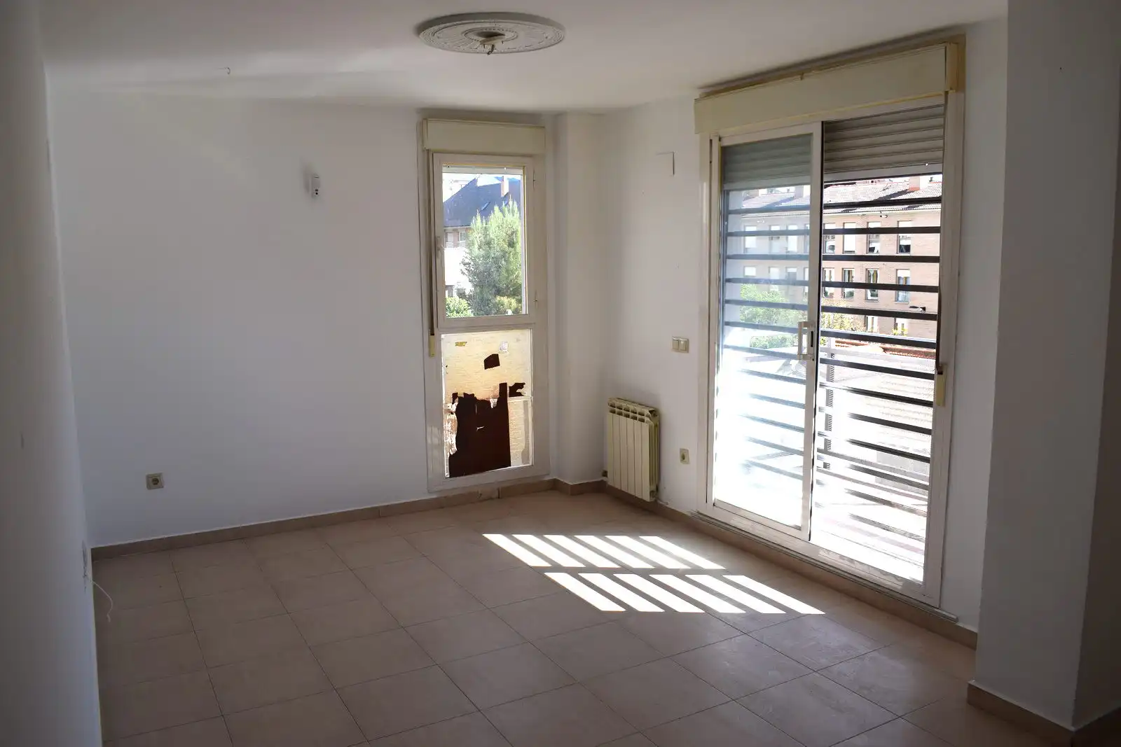 Living room of Flat for sale in Sabiñánigo  with Storage room and Balcony
