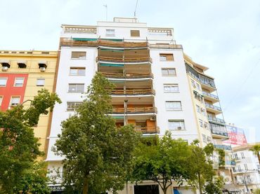 Pis amb ascensor en venda a calle de les Tres Forques