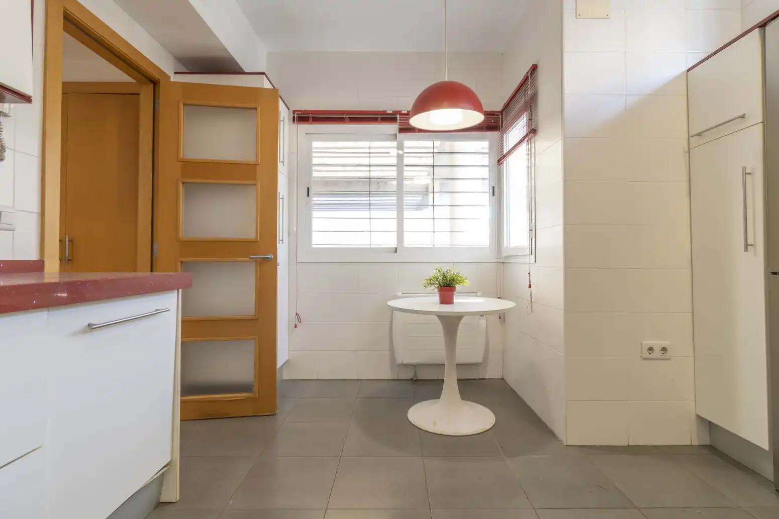 Cocina de Casa adosada en venta en Espartinas con Aire acondicionado, Terraza y Piscina