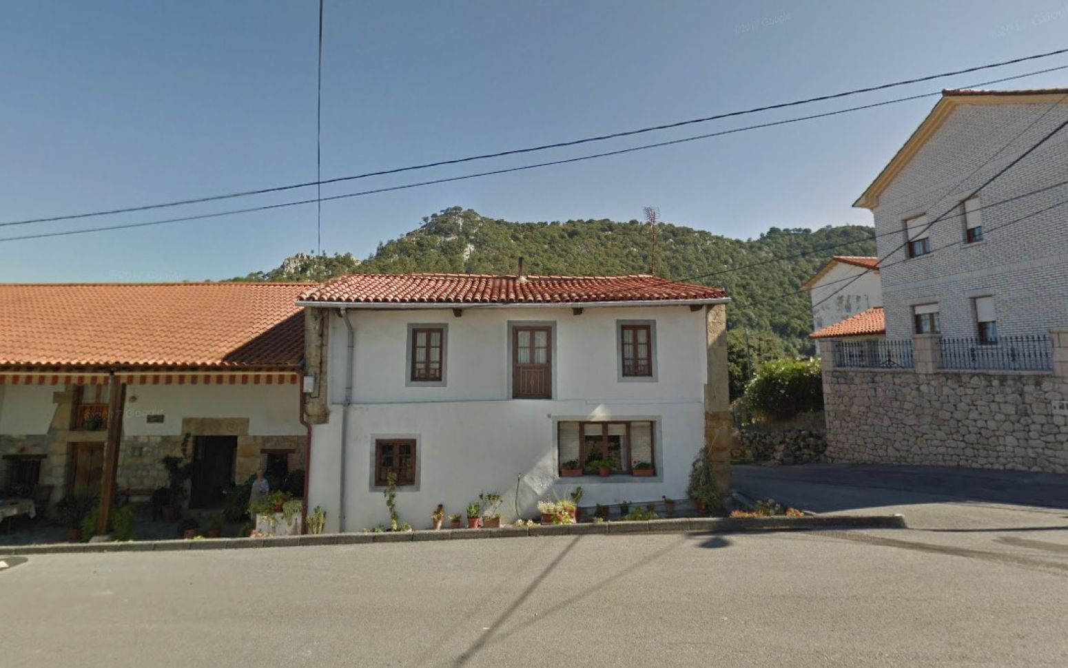 Vista exterior de Casa adosada en venda en Piélagos amb Jardí privat