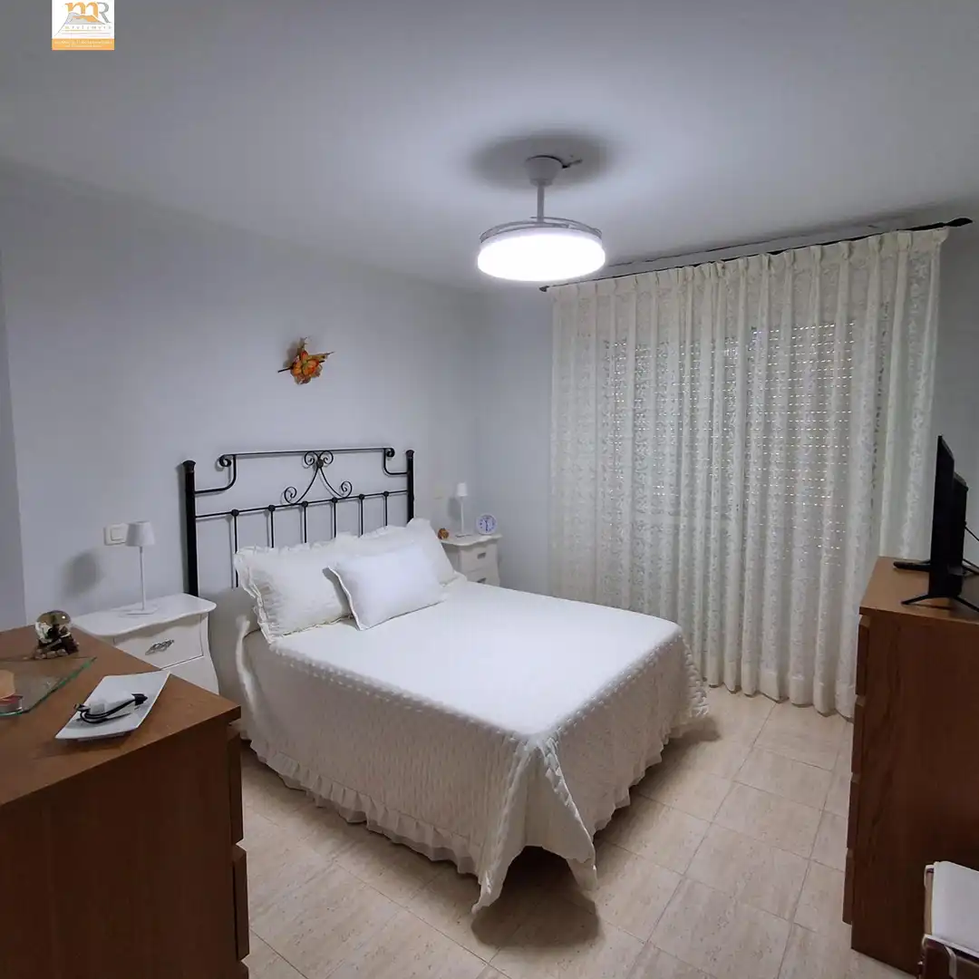 Dormitori de Casa adosada en venda en Estepona amb Jardí privat