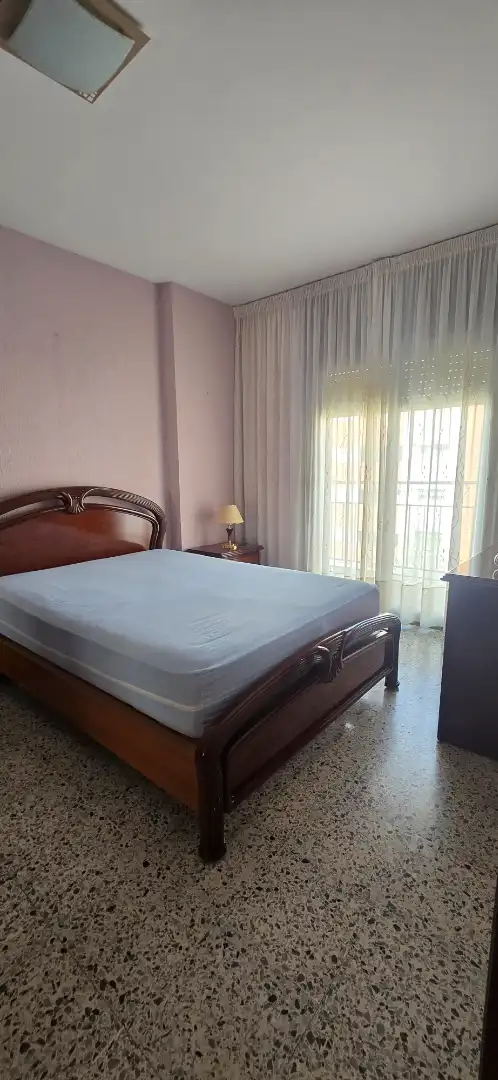 Habitación de Piso en venta en Santa Coloma de Gramenet con Aire acondicionado, Calefacción y Horno