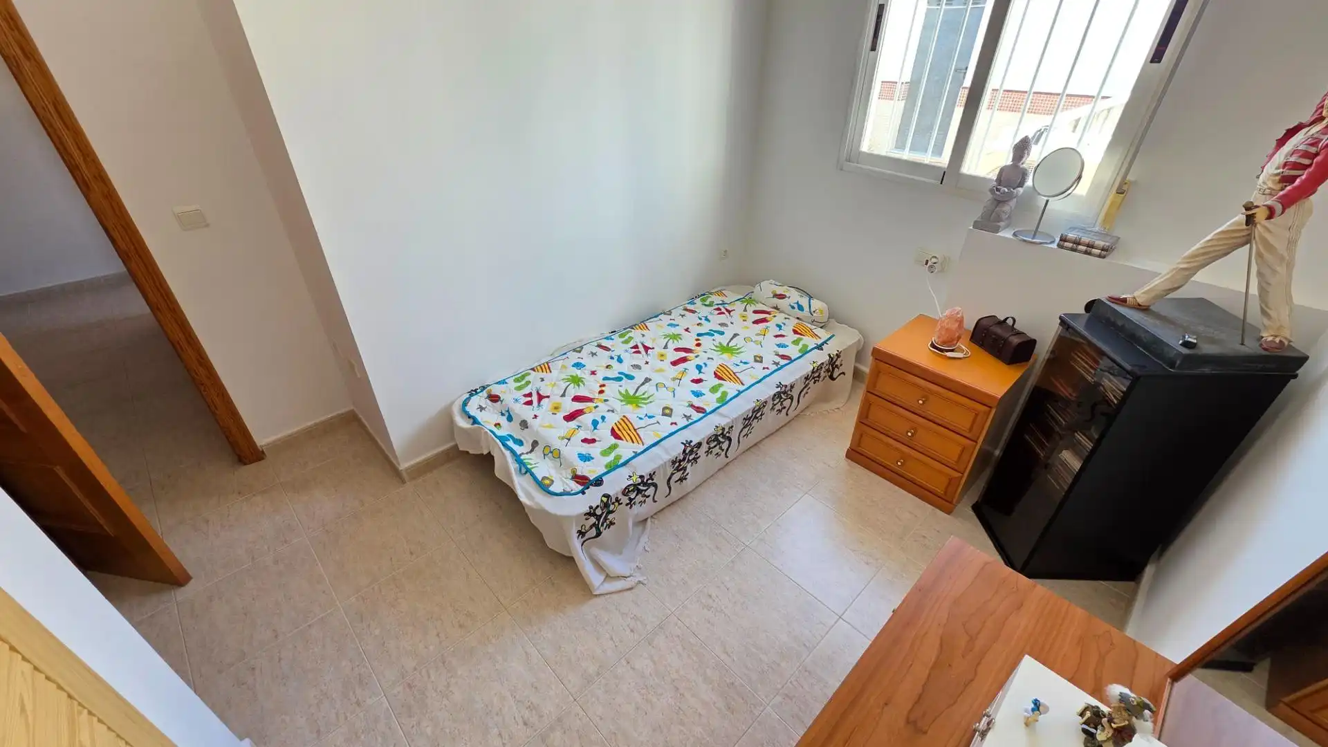 Schlafzimmer von Dachboden zum Verkauf in Gandia mit Klimaanlage, Terrasse und Abstellraum