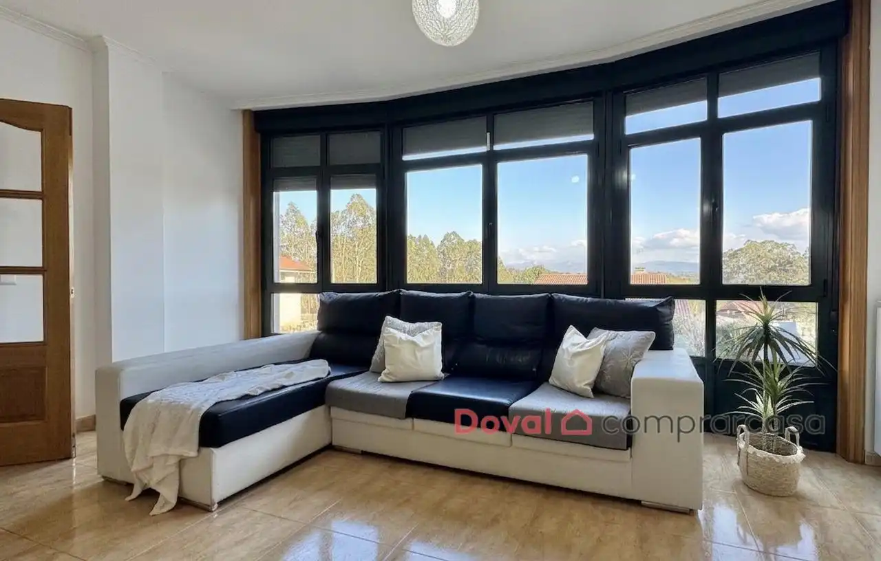 Sala d'estar de Casa o xalet en venda en Salceda de Caselas amb Calefacció, Jardí privat i Terrassa