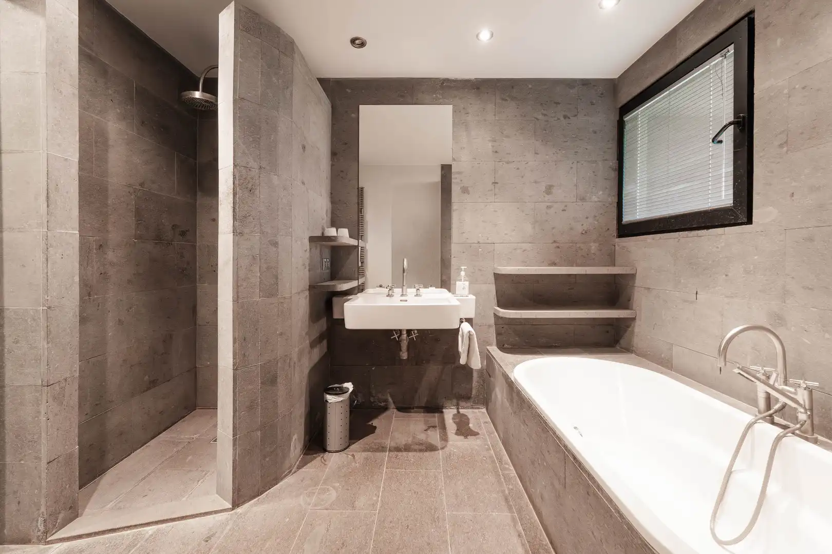 Baño de Finca rústica en venta en San Bartolomé de Tirajana con Calefacción, Jardín privado y Parquet