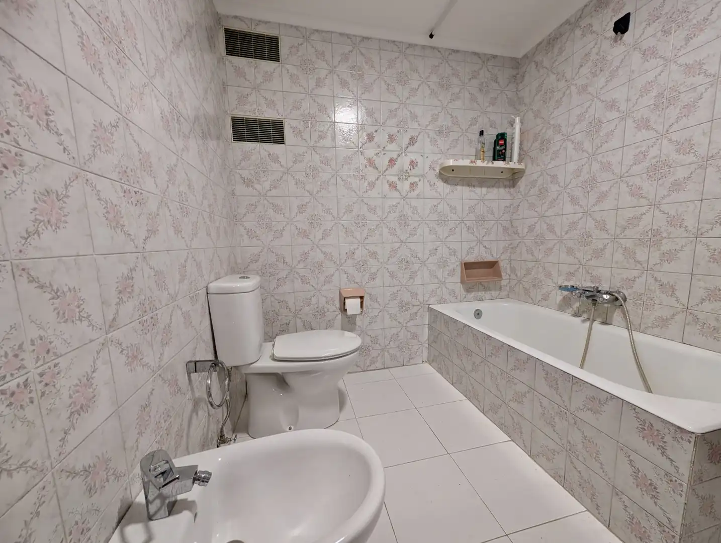 Bathroom of Flat for sale in San Martín del Rey Aurelio  with Heating, Terrace and Storage room