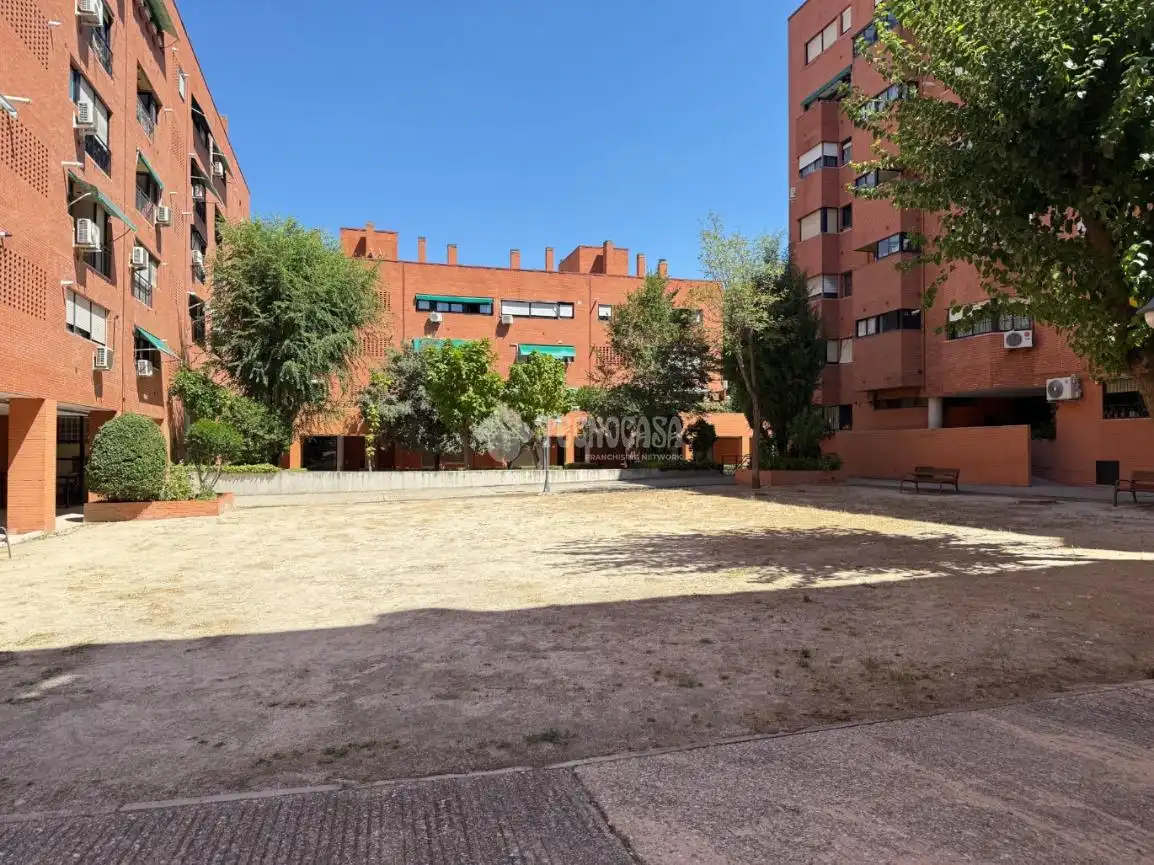 Aparcament de Pis en venda en Madrid amb Calefacció