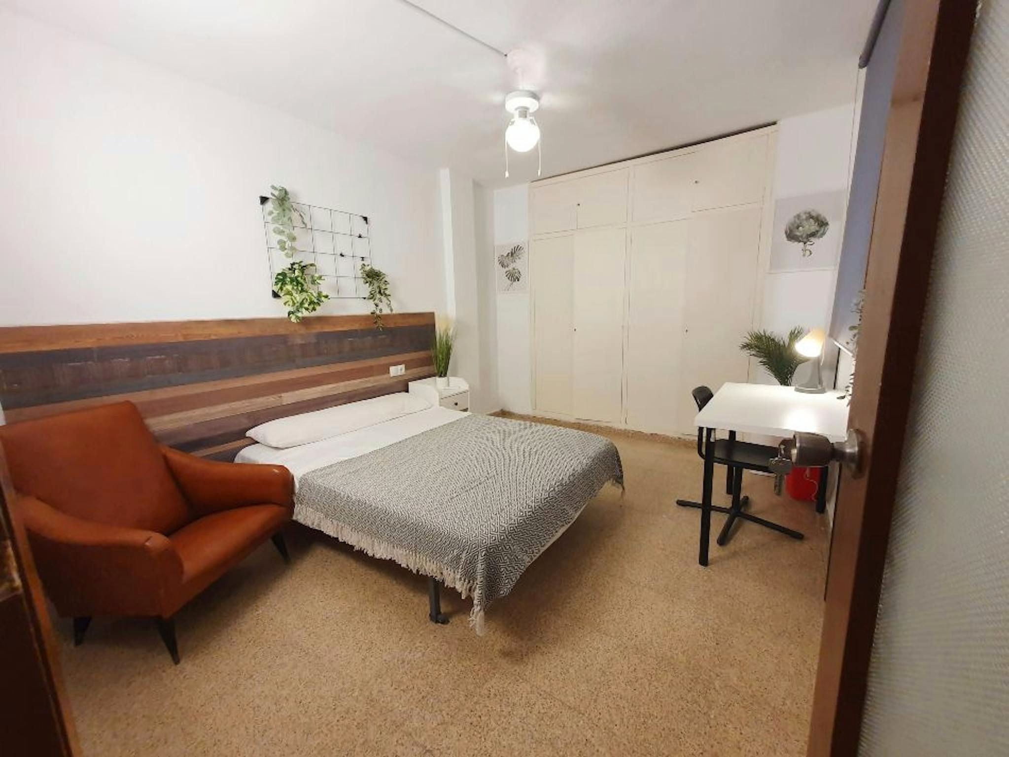 Bedroom of Flat to share in  Valencia Capital  with Furnished and Washing machine