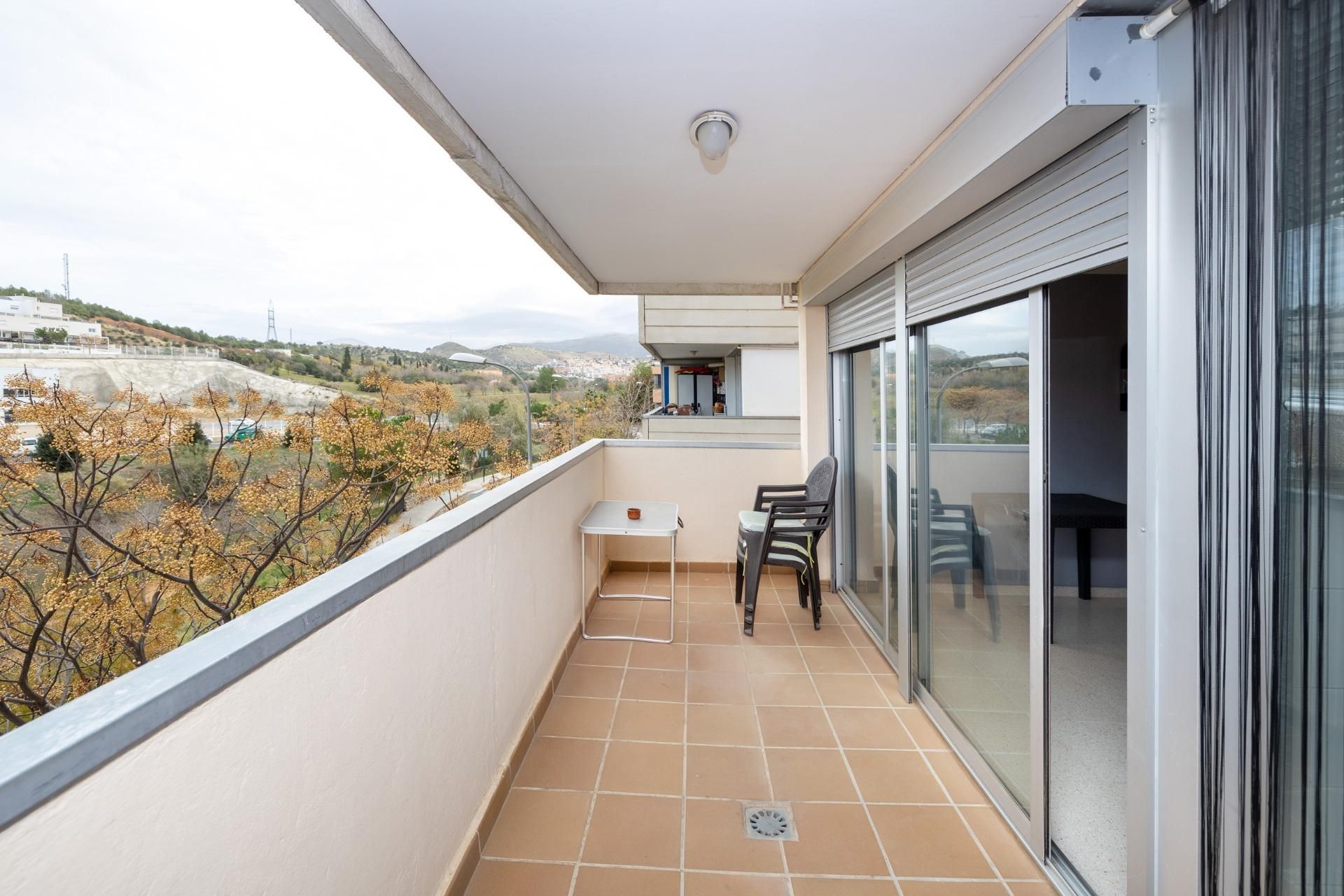 Terraza de Piso en venta en  Granada Capital con Calefacción, Terraza y Balcón