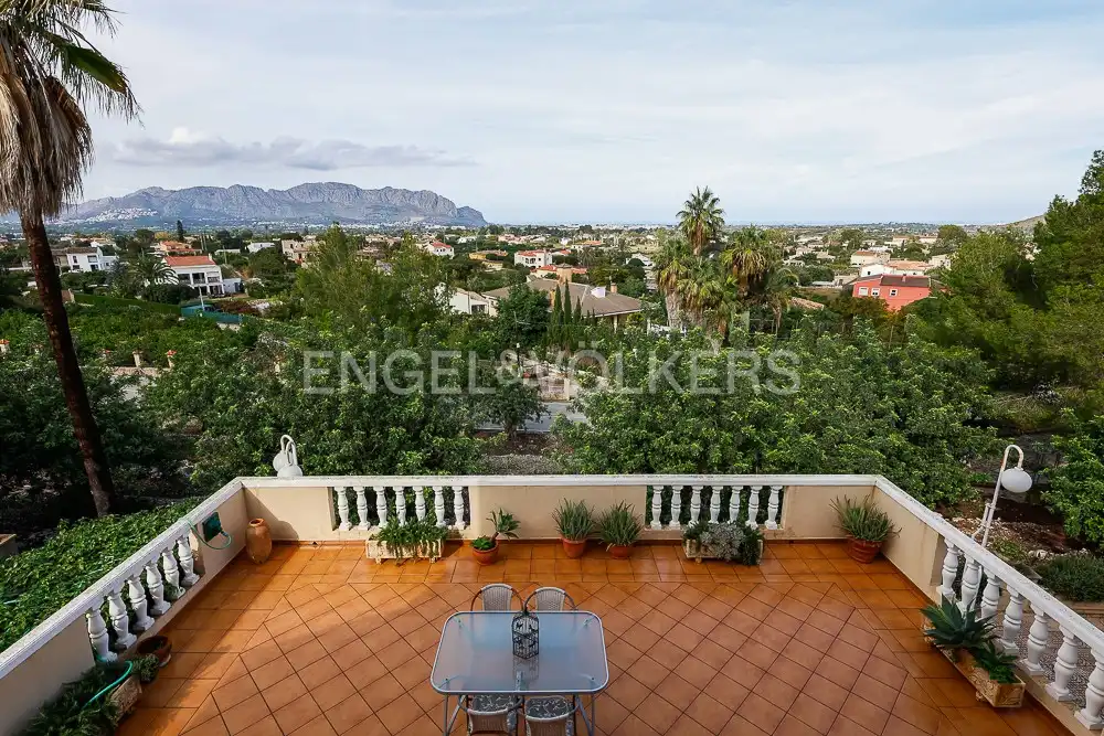 Vista exterior de Casa o xalet en venda en Pedreguer amb Aire condicionat, Calefacció i Jardí privat