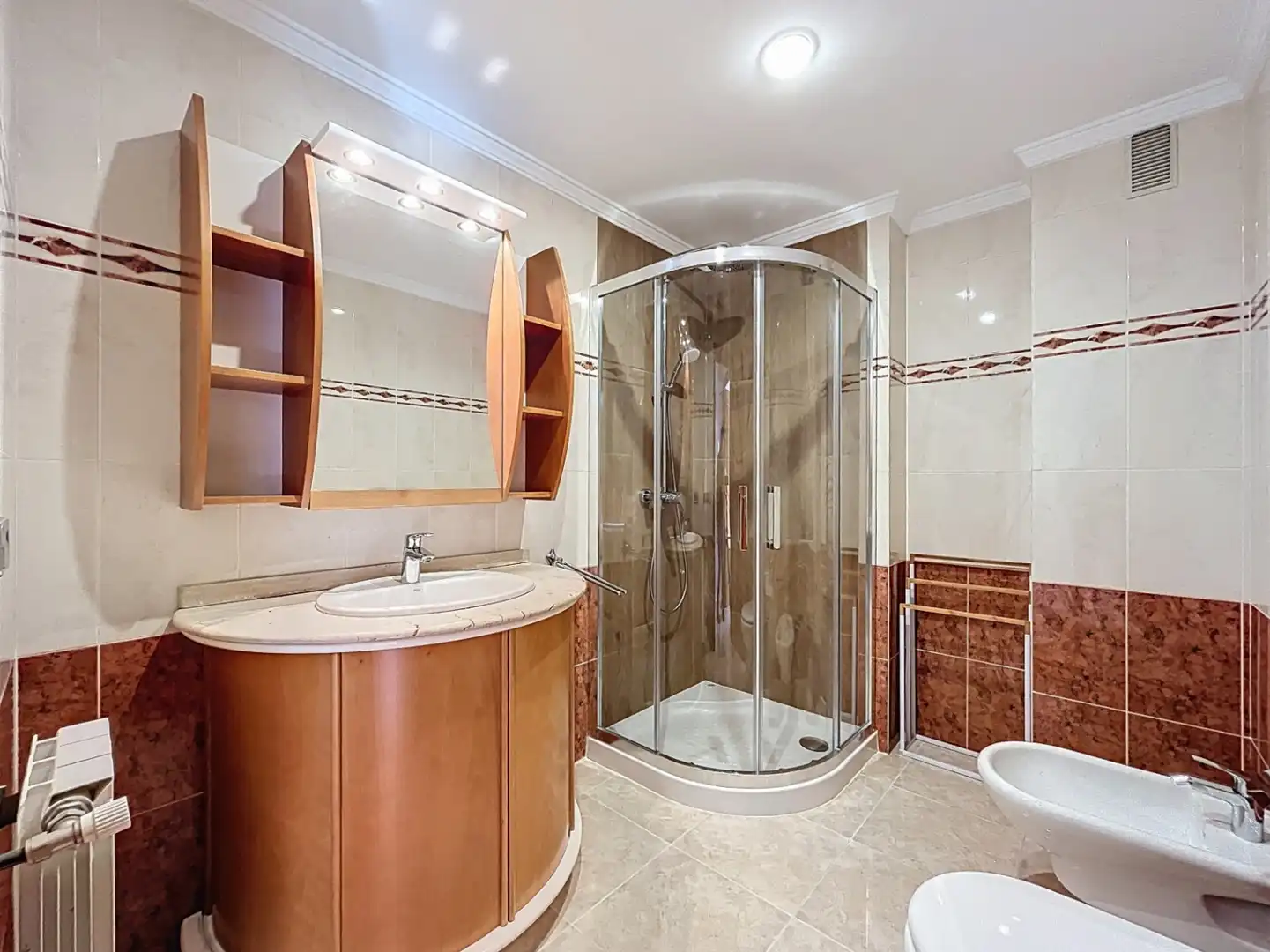 Baño de Piso en venta en L'Alfàs del Pi con Aire acondicionado, Calefacción y Trastero