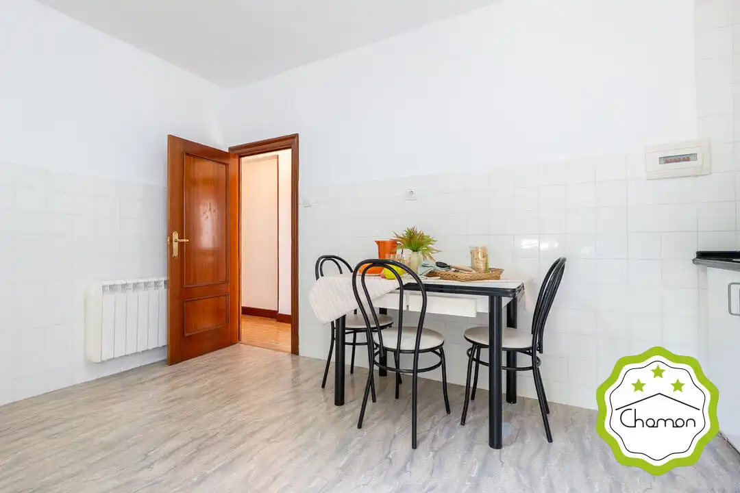 Comedor de Piso en venta en Bilbao  con Calefacción y Balcón