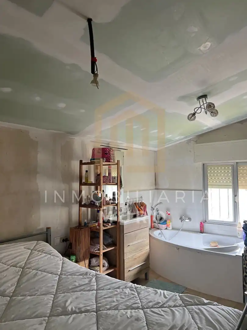 Wohnzimmer von Country house zum Verkauf in Benillup mit Klimaanlage, Heizung und Privatgarten