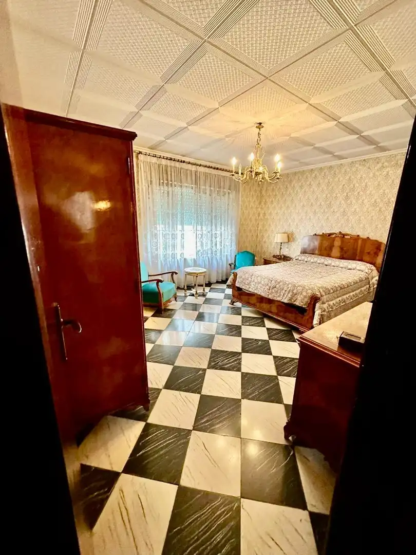 Habitación de Edificio en venta en Elda