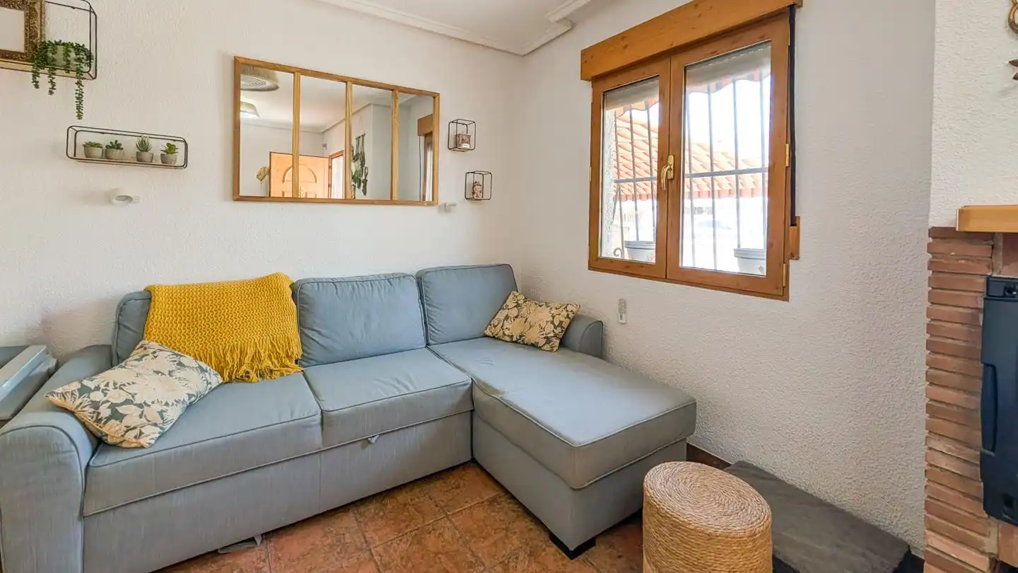 Sala de estar de Casa adosada en venta en Santa Pola con Aire acondicionado, Terraza y Amueblado