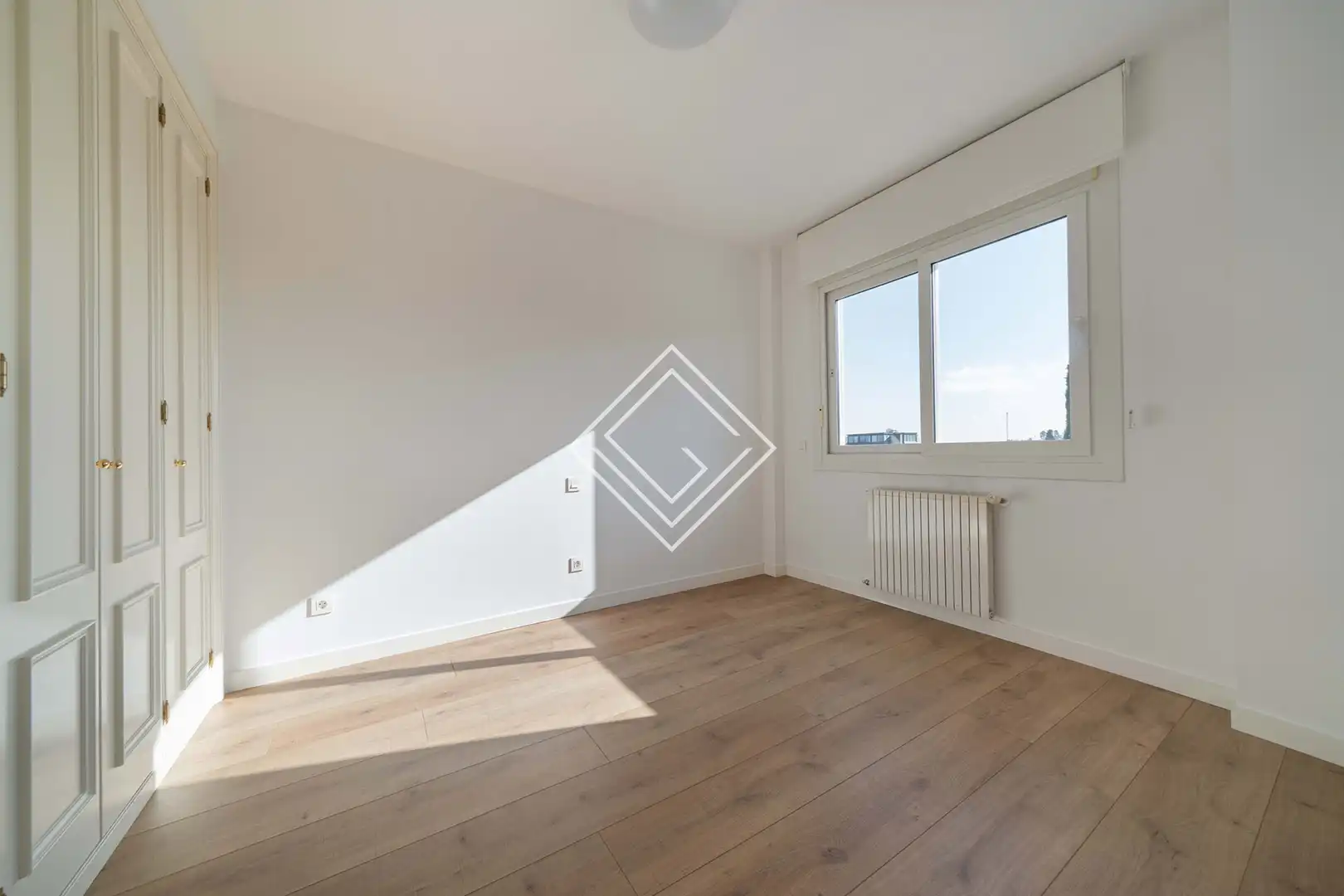 Schlafzimmer von Dachboden zum Verkauf in Madrid mit Klimaanlage, Heizung und Terrasse