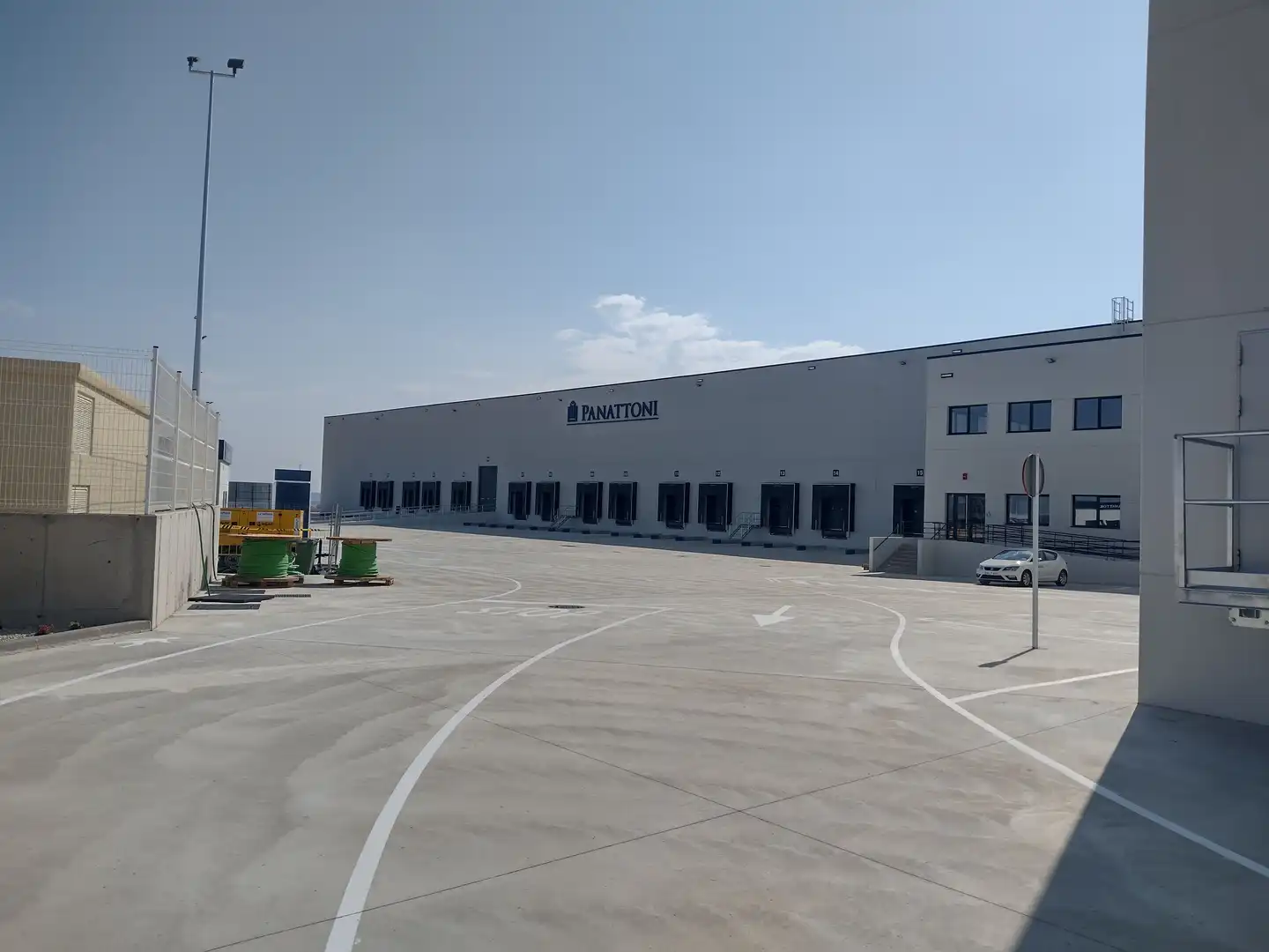 Nave industrial in affitto a Calle Carae