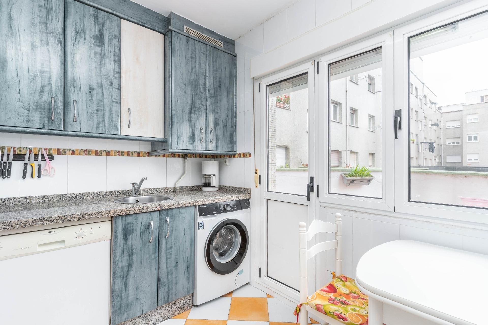 Cocina de Piso en venta en Siero con Calefacción, Terraza y Trastero