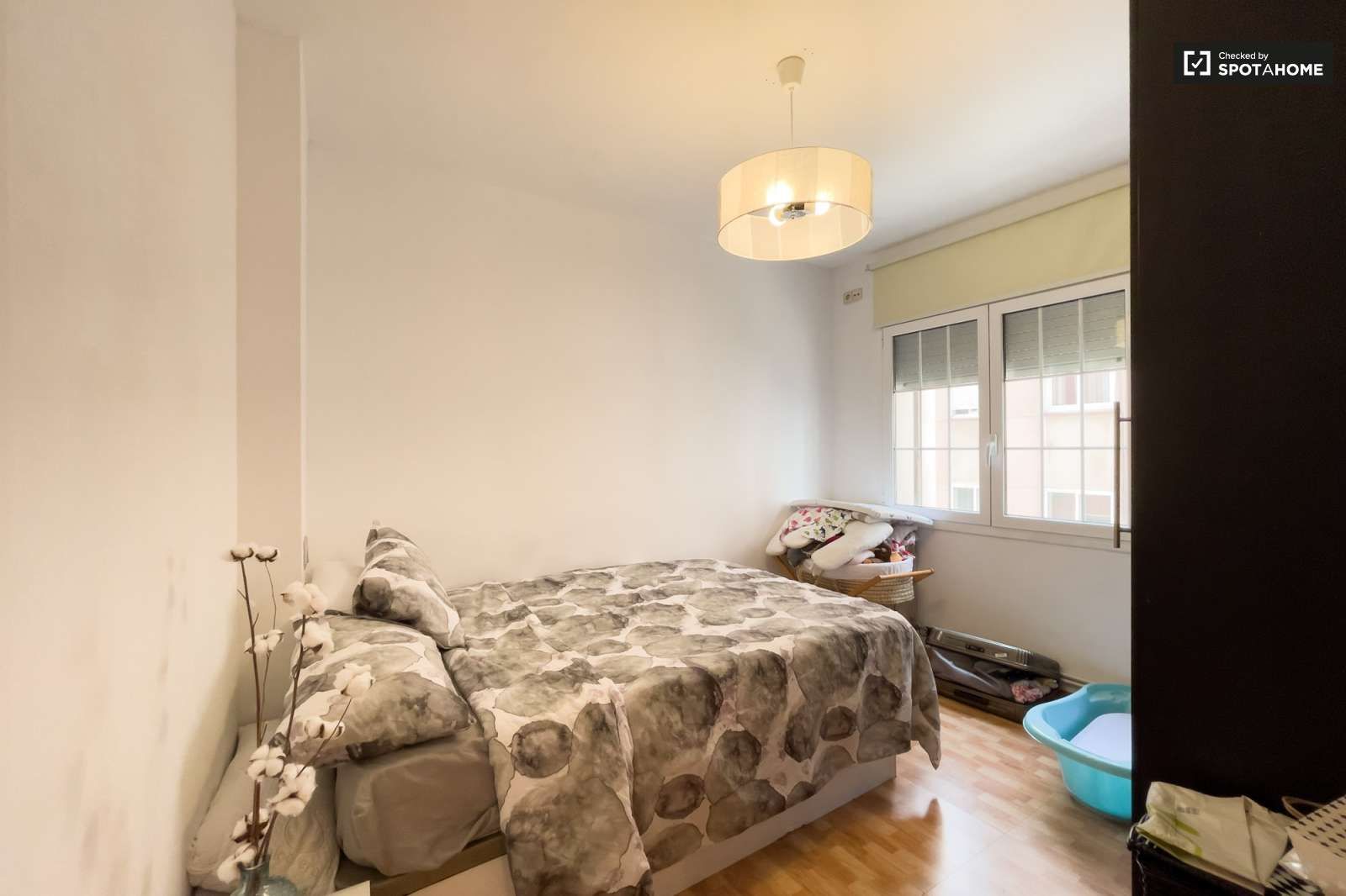 Dormitori de Apartament per a compartir en  Barcelona Capital amb Aire condicionat, Calefacció i Terrassa