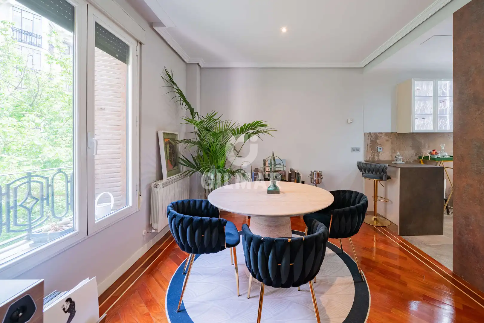 Comedor de Piso en venta en Madrid con Calefacción y Balcón