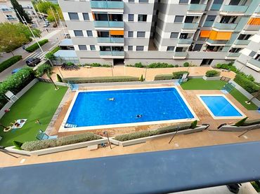 Apartament amb piscina de lloguer a Paseo de la Universidad 8