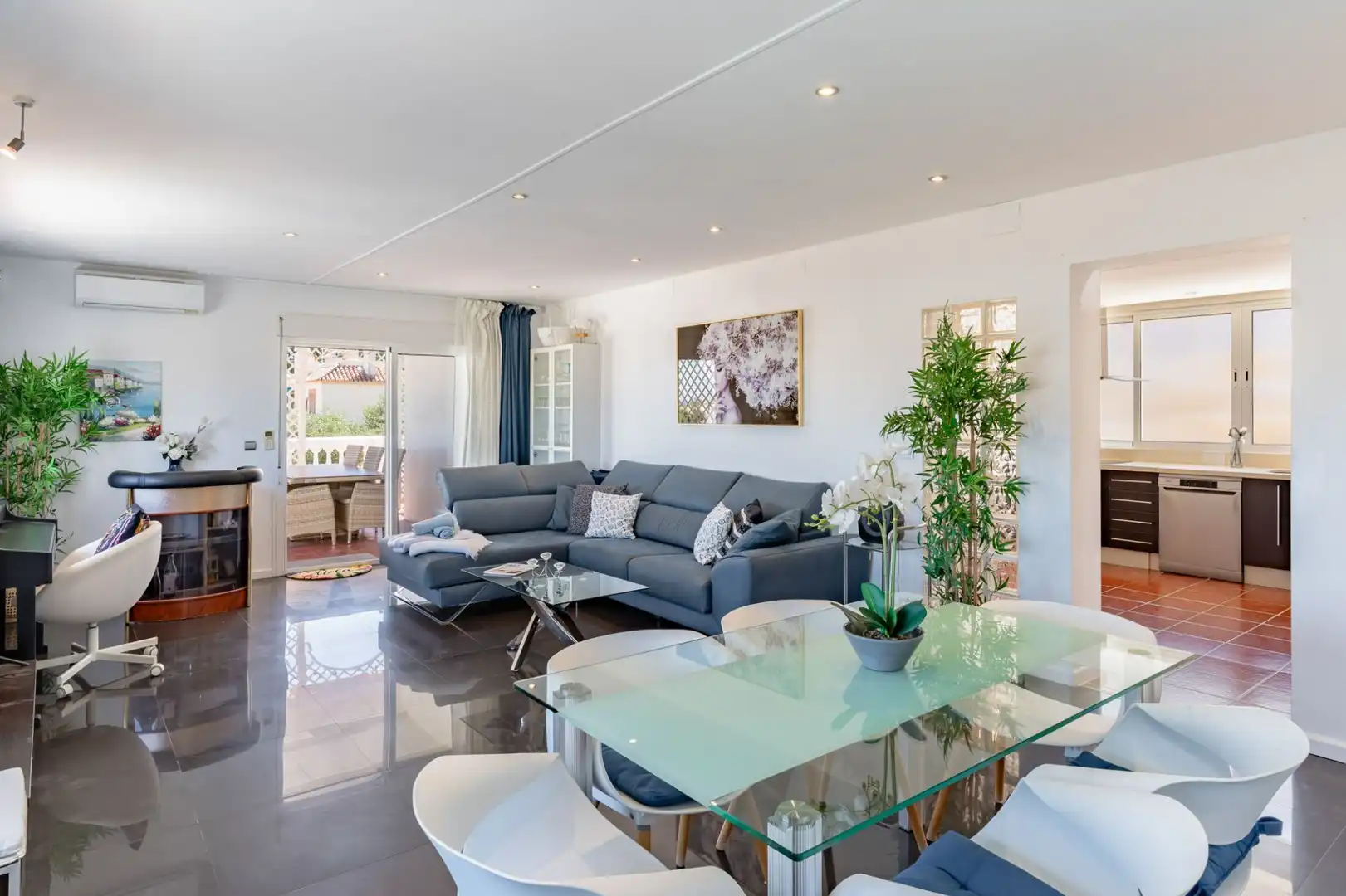 Living room of Attic for sale in Torremolinos  with Air Conditioner, Heating and Community pool