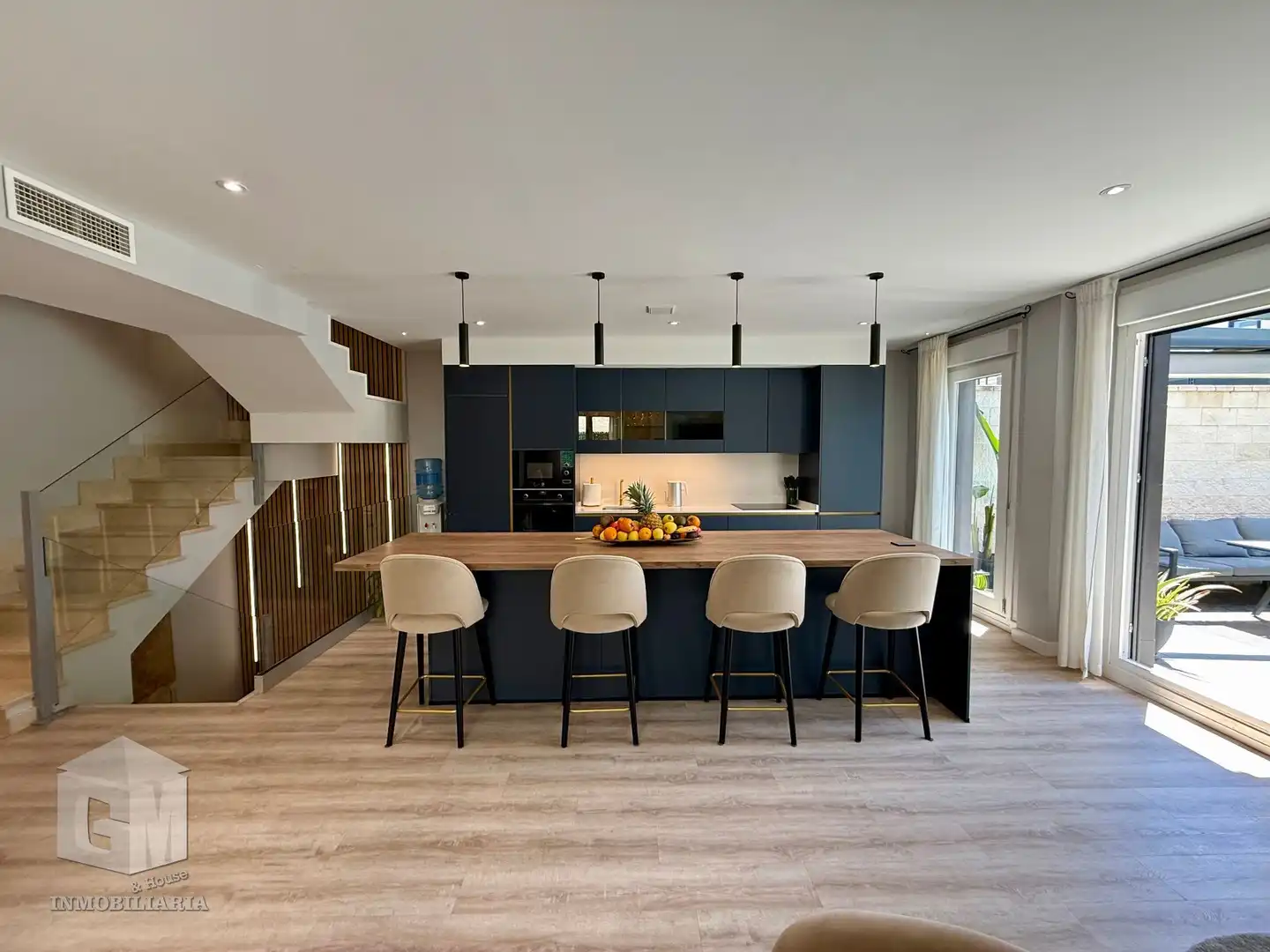 Küche von Einfamilien-Reihenhaus zum Verkauf in Arroyomolinos (Madrid) mit Klimaanlage, Heizung und Privatgarten