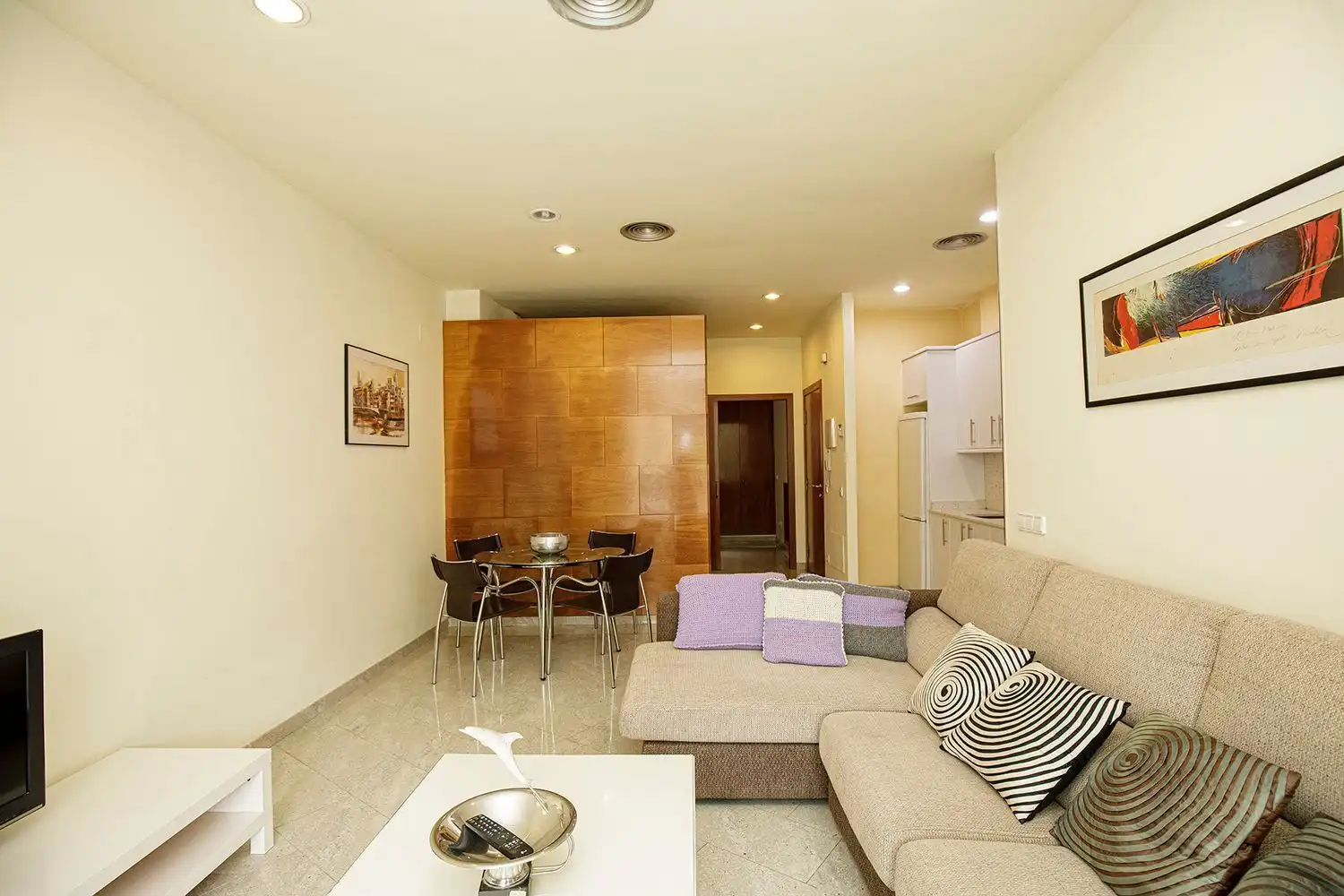 Sala d'estar de Pis de lloguer en Girona amb Aire condicionat i Terrassa