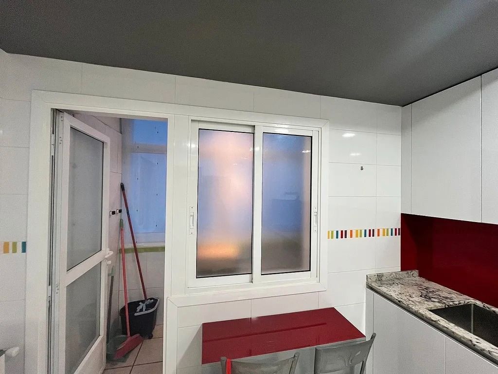 Kitchen of Flat for sale in Vigo   with Heating, Parquet flooring and Balcony