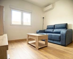 Living room of Flat to rent in  Madrid Capital  with Air Conditioner, Heating and Parquet flooring