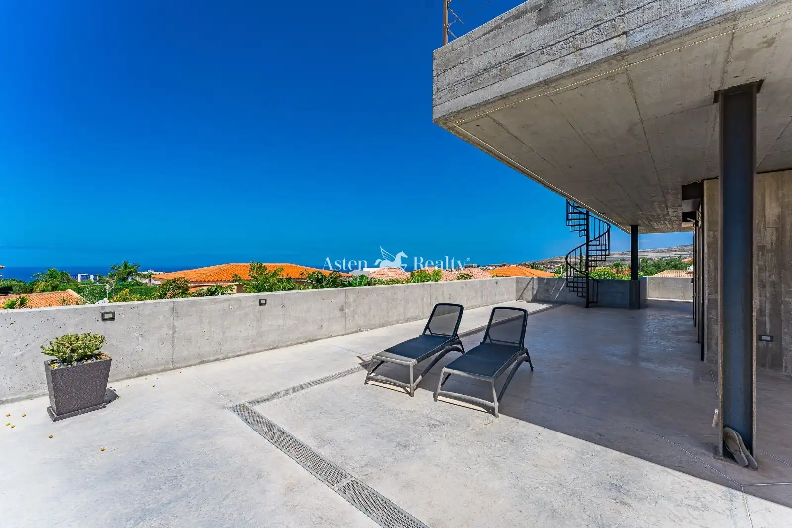 Terrassa de Casa o xalet en venda en Adeje amb Aire condicionat, Terrassa i Piscina