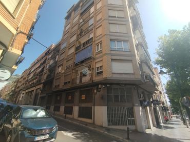 Pis amb ascensor en venda a calle Oliver