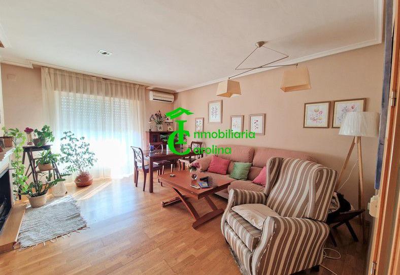 Foto 1 de Pis en venda a La Carolina, Jaén