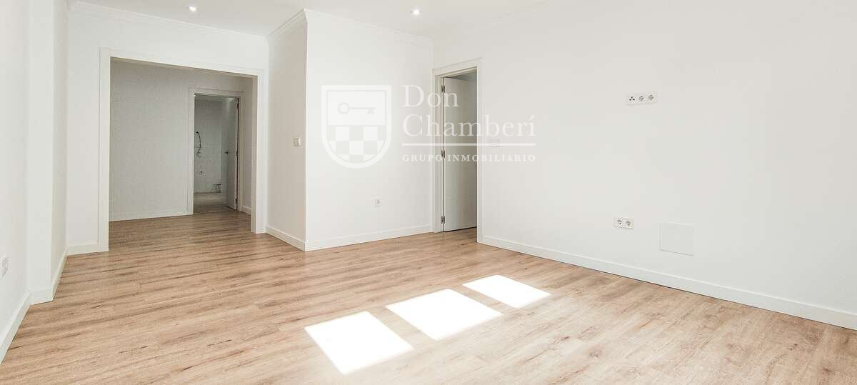 Bedroom of Flat for sale in  Madrid Capital  with Air Conditioner and Heating