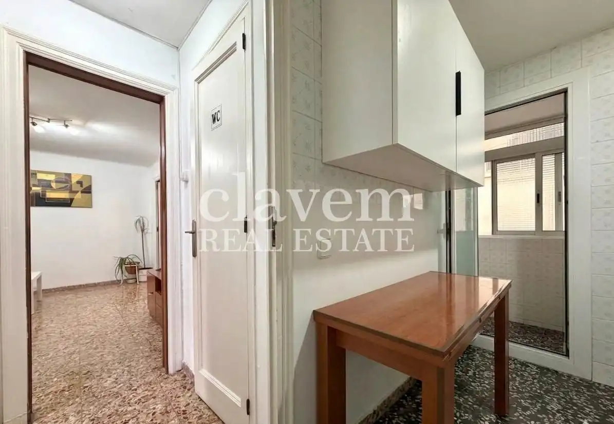 Außenansicht von Wohnung zum Verkauf in Barcelona mit Balkon