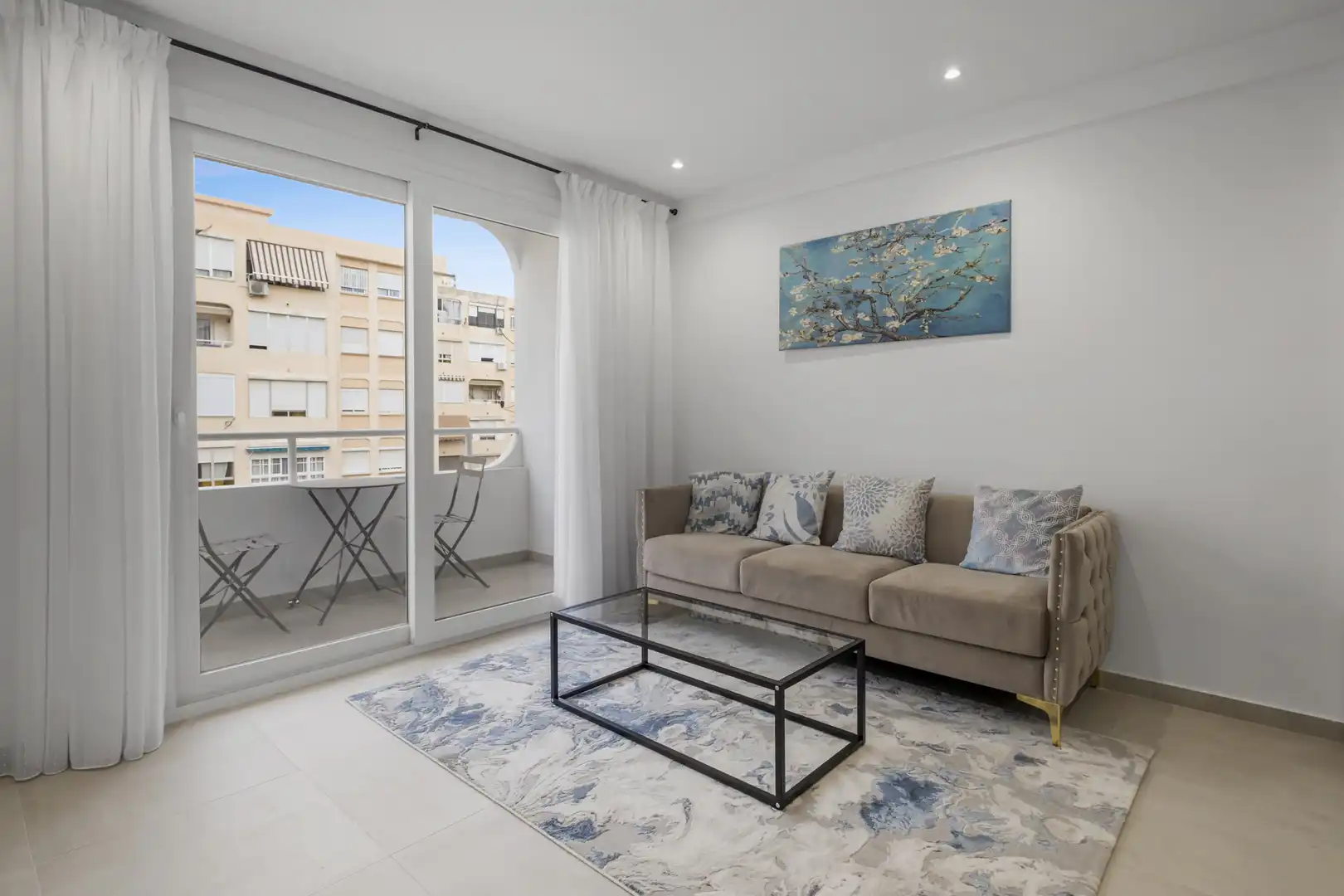 Habitación de Apartamento en venta en Estepona con Aire acondicionado, Terraza y Amueblado