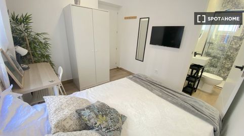 Foto 2 de Piso de alquiler en El Plantinar – Avda. La Paz - El Juncal, Sevilla Capital