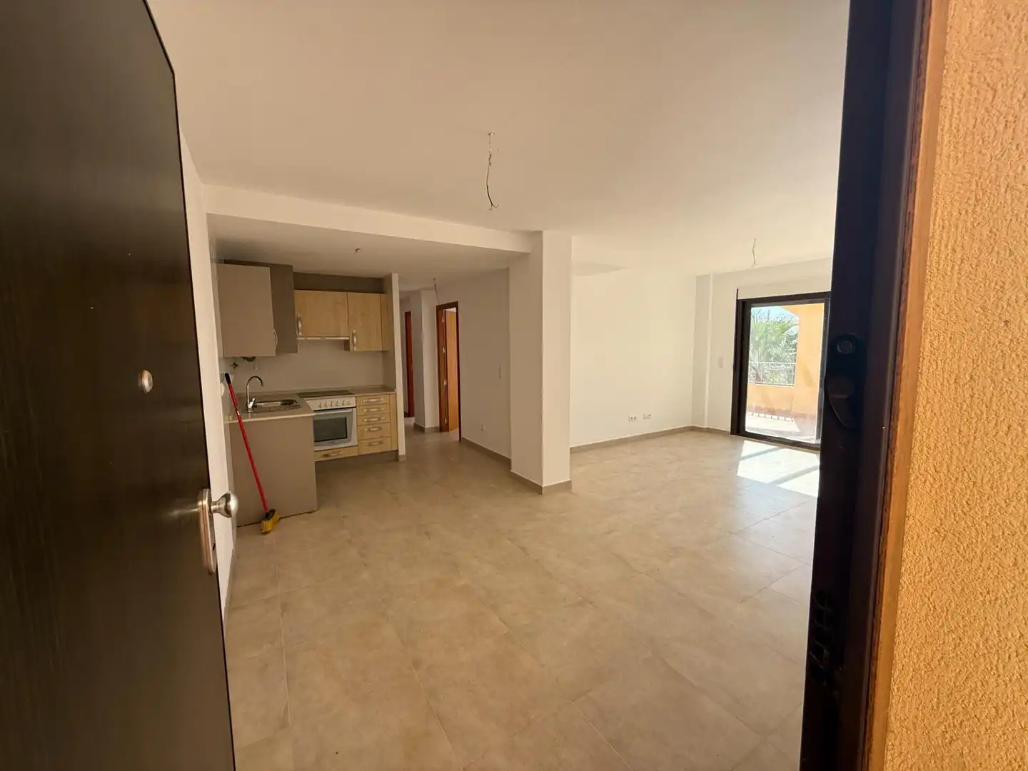 Cuina de Apartament en venda en Águilas amb Terrassa i Piscina comunitària
