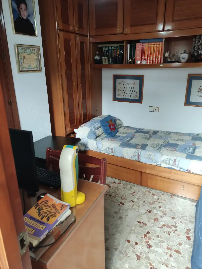 Schlafzimmer von Einfamilien-Reihenhaus zum Verkauf in Barbate mit Klimaanlage, Heizung und Terrasse