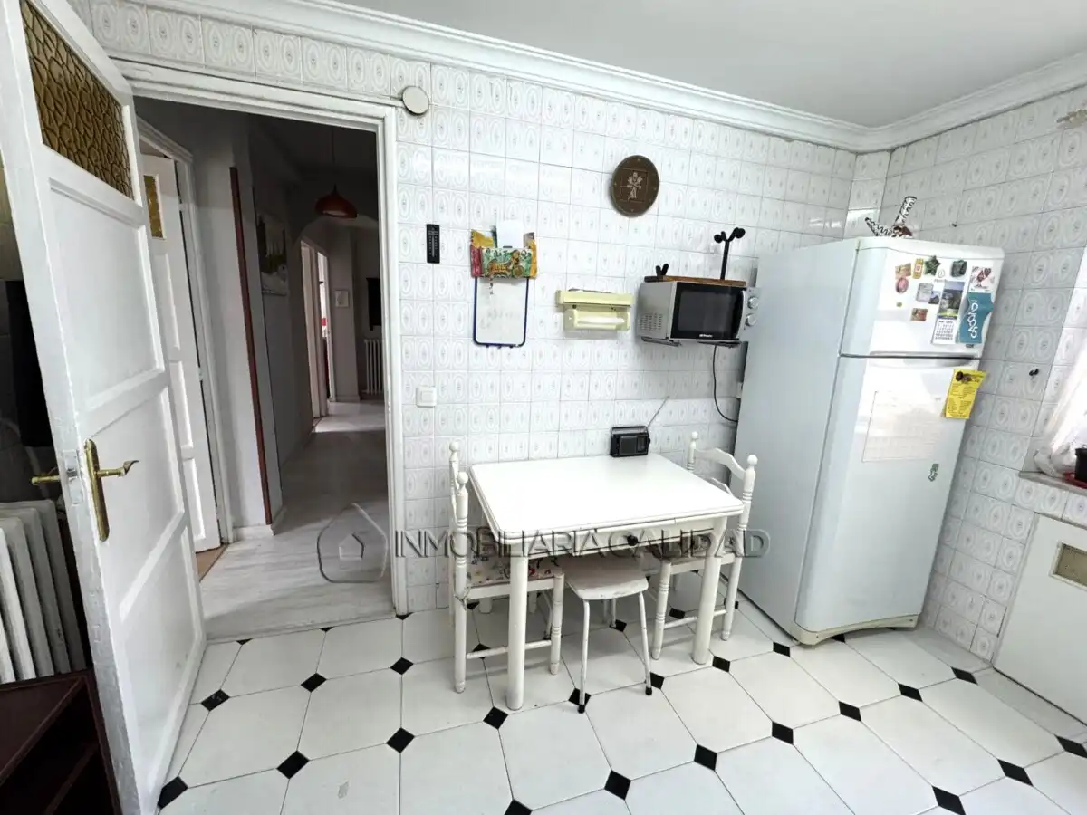 Cocina de Piso de alquiler en Burgos con Calefacción y Amueblado