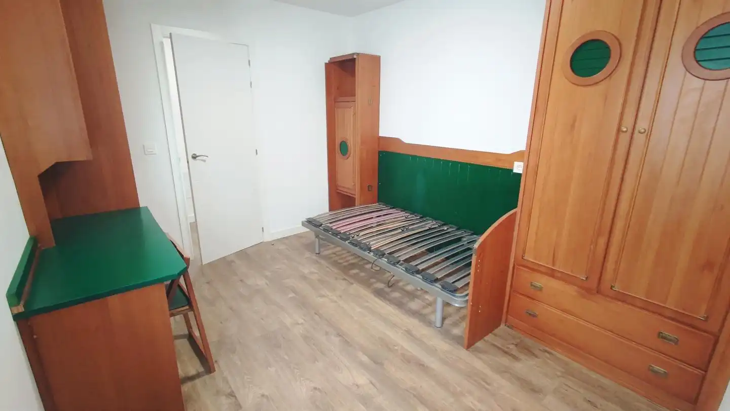 Habitación de Piso en venta en Mieres (Asturias) con Calefacción, Parquet y Trastero