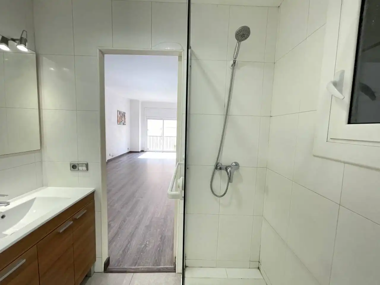 Bathroom of Flat for rent in Barcelona  with Parquet flooring