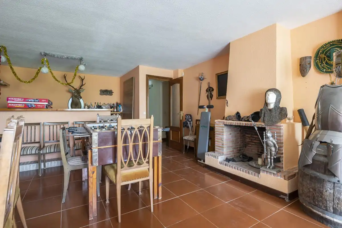 Comedor de Casa o chalet en venta en Boadilla del Monte con Aire acondicionado, Calefacción y Jardín privado